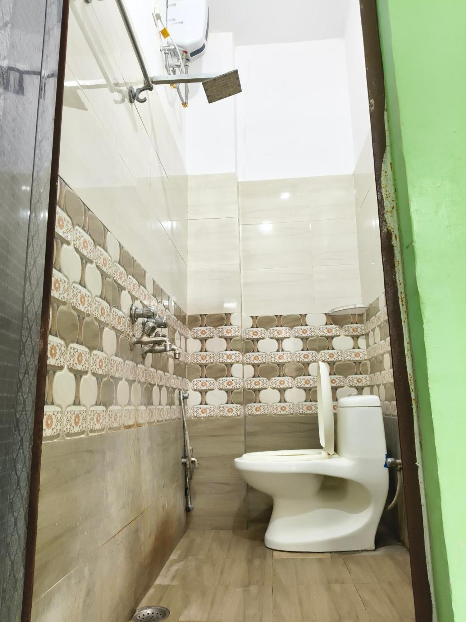 Guest house Devadham 3km Kashi Vishwanath Temple Varanasi