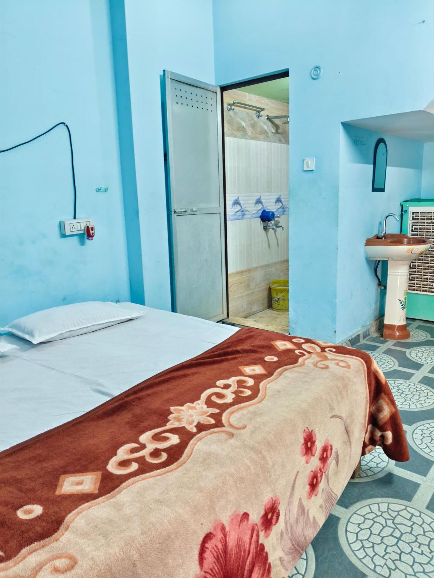 Devadham 3km Kashi Vishwanath Temple Guest house *