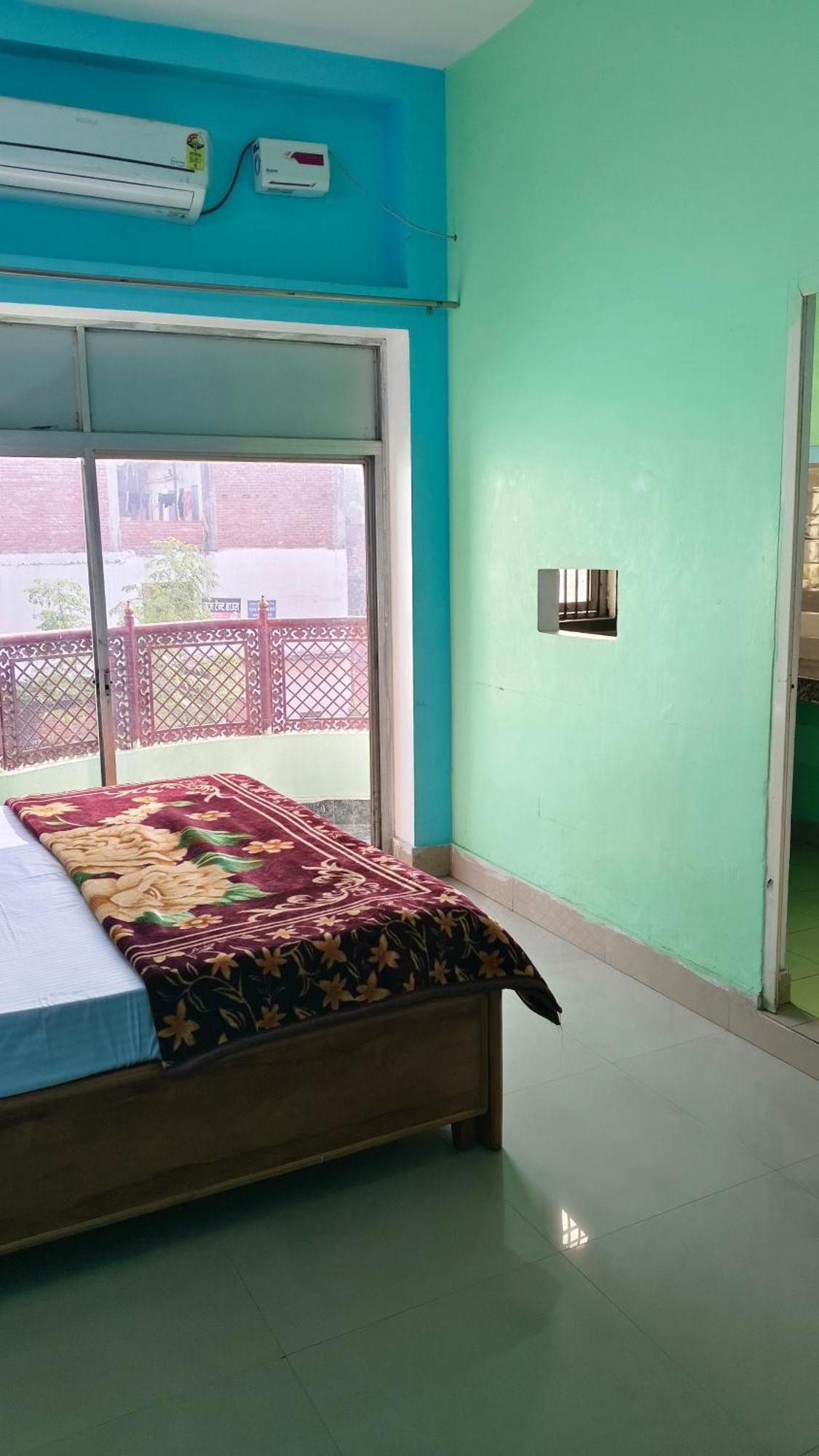 Devadham 3km Kashi Vishwanath Temple Guest house *